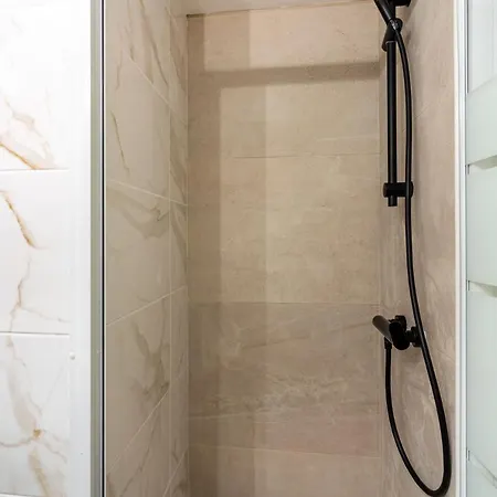 Simba In W/ Terrace Larnaca